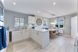 Living Kitchen/Diner- click for photo gallery